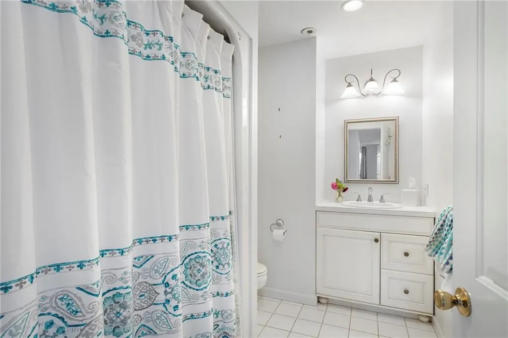 180 Cottontail Drive Portsmouth RI 02871