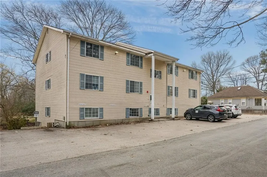 22 Oak Street North Providence RI 02911