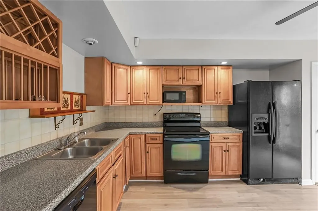 22 Oak Street North Providence RI 02911