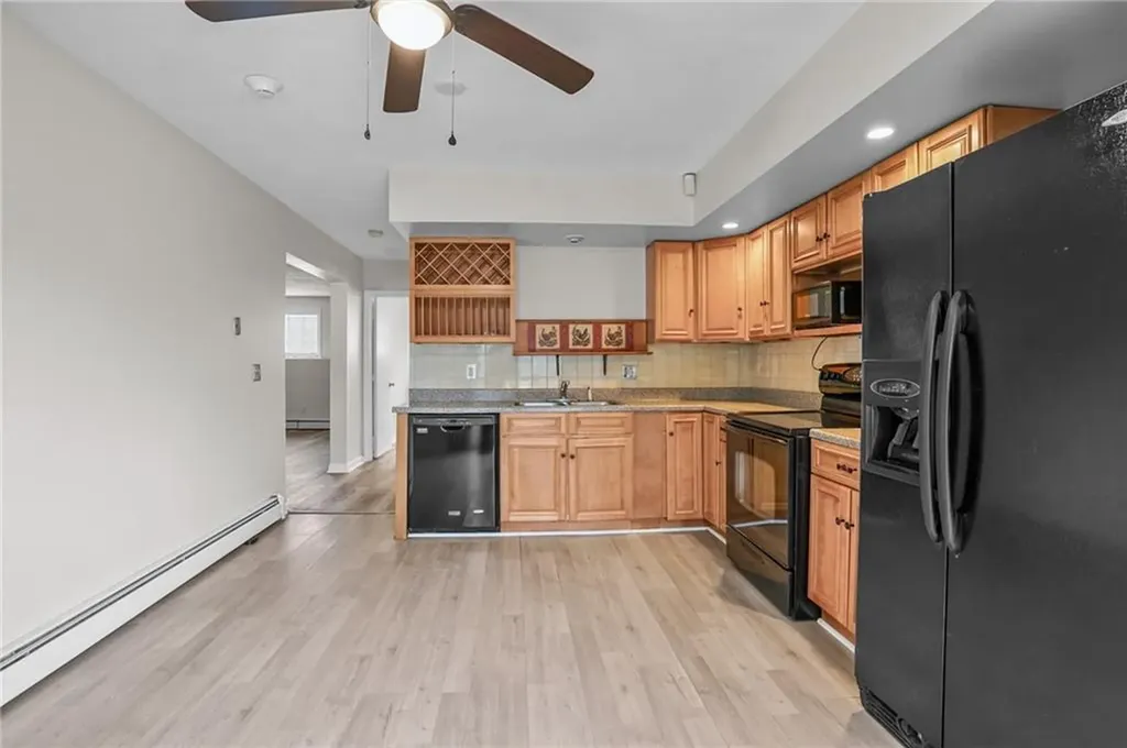 22 Oak Street North Providence RI 02911