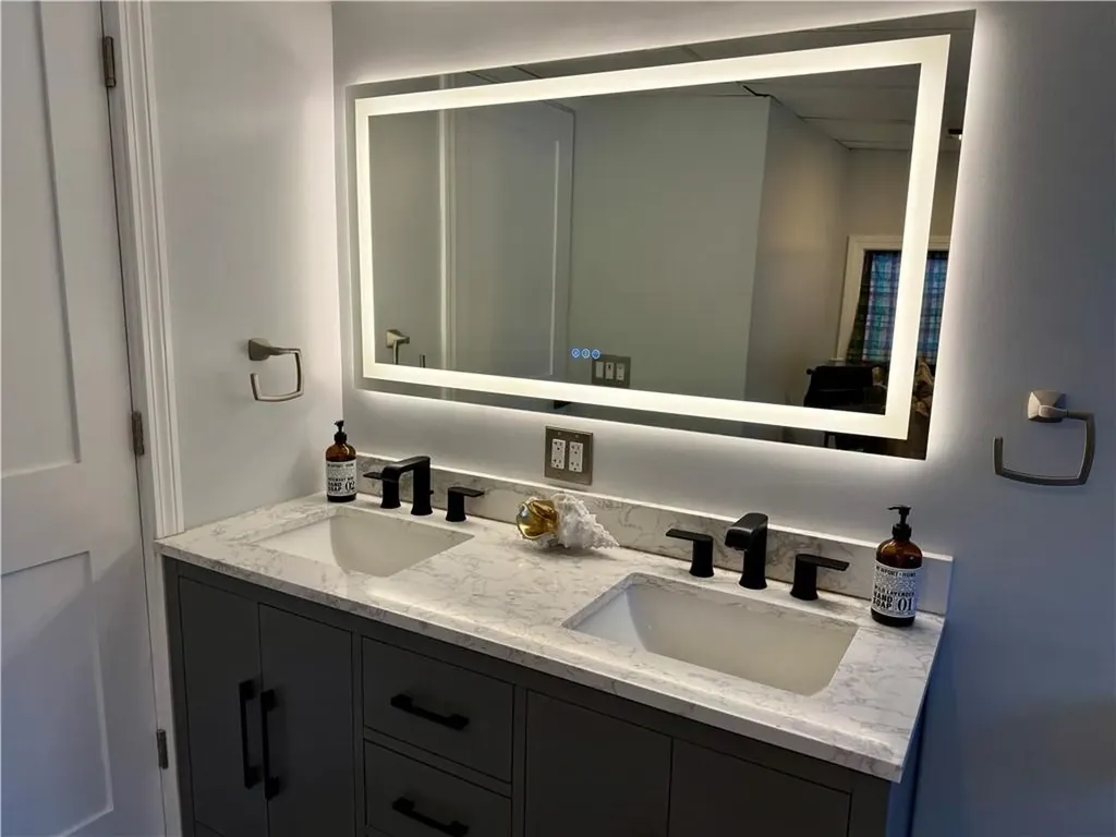 571 Winter Street Woonsocket RI 02895