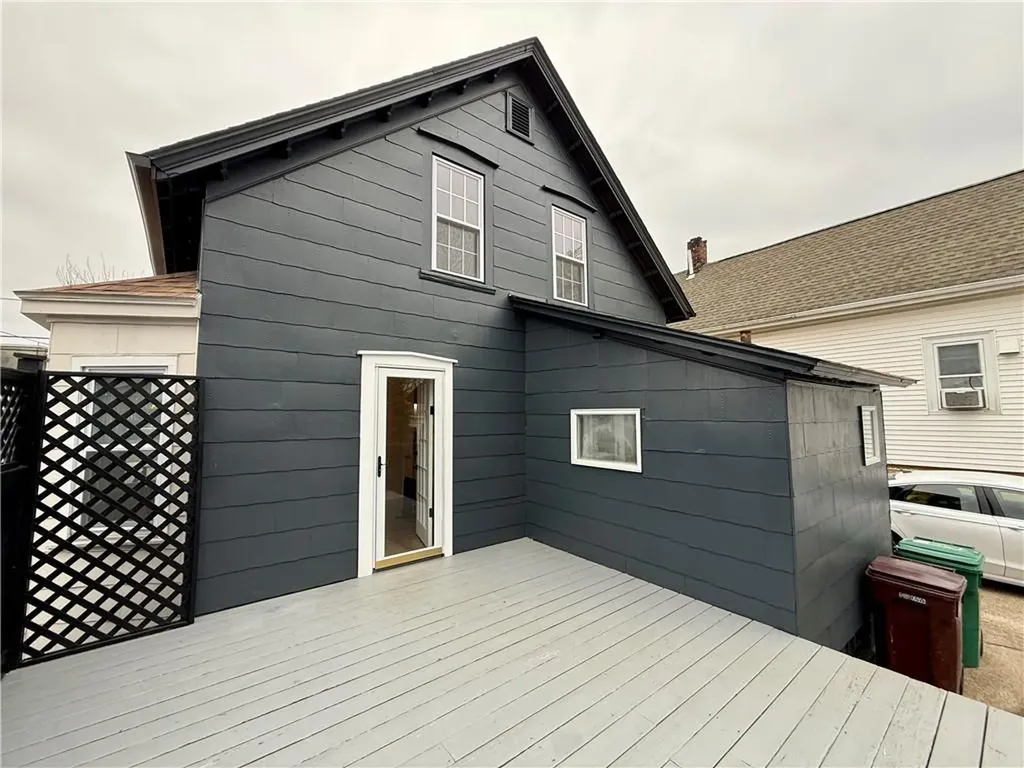 571 Winter Street Woonsocket RI 02895
