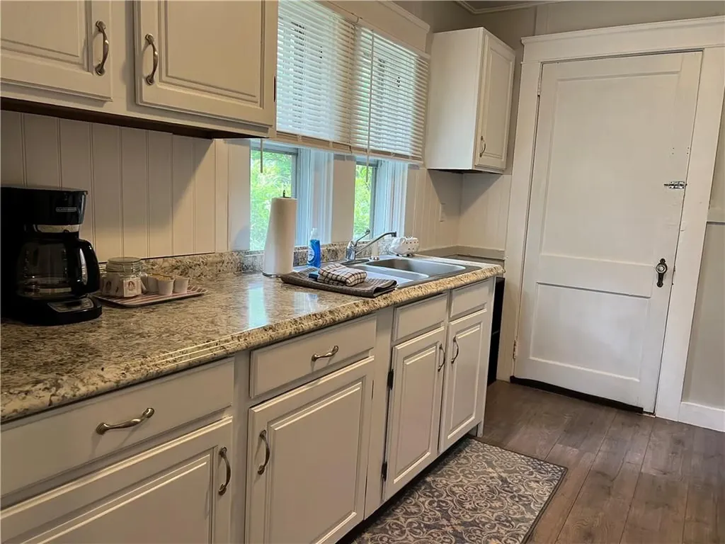 9 Rockland Street Narragansett RI 02882
