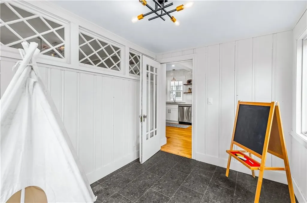 11 Nelson Street Providence RI 02908