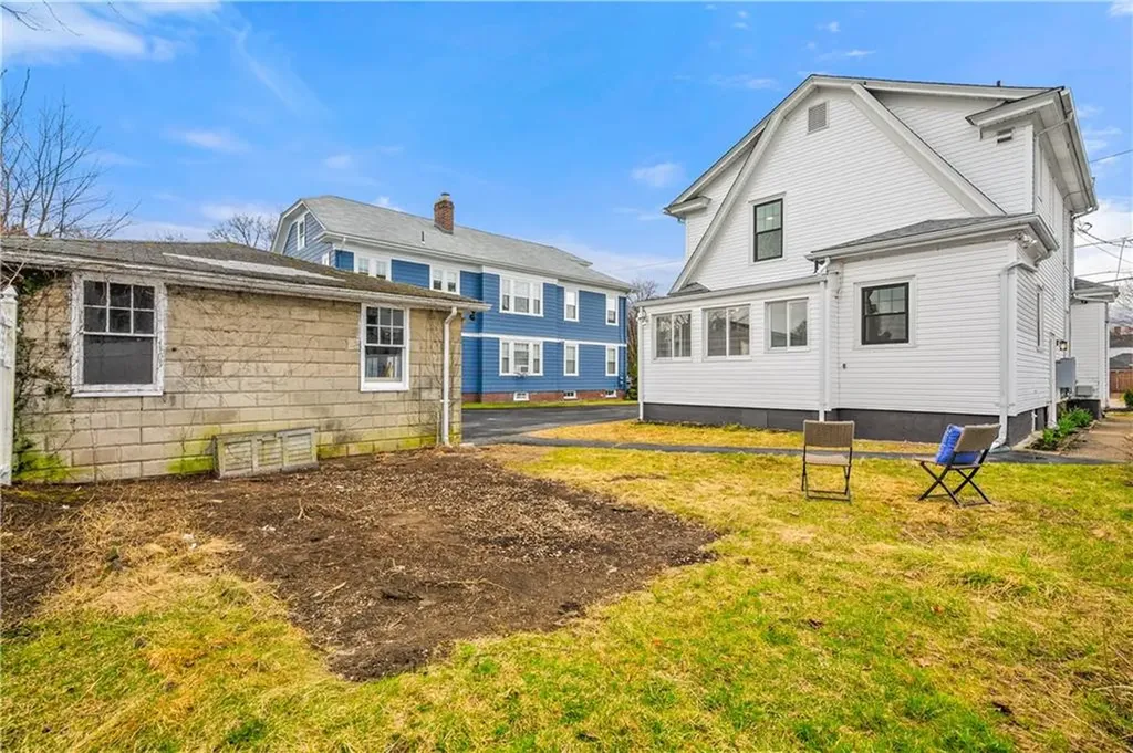 11 Nelson Street Providence RI 02908