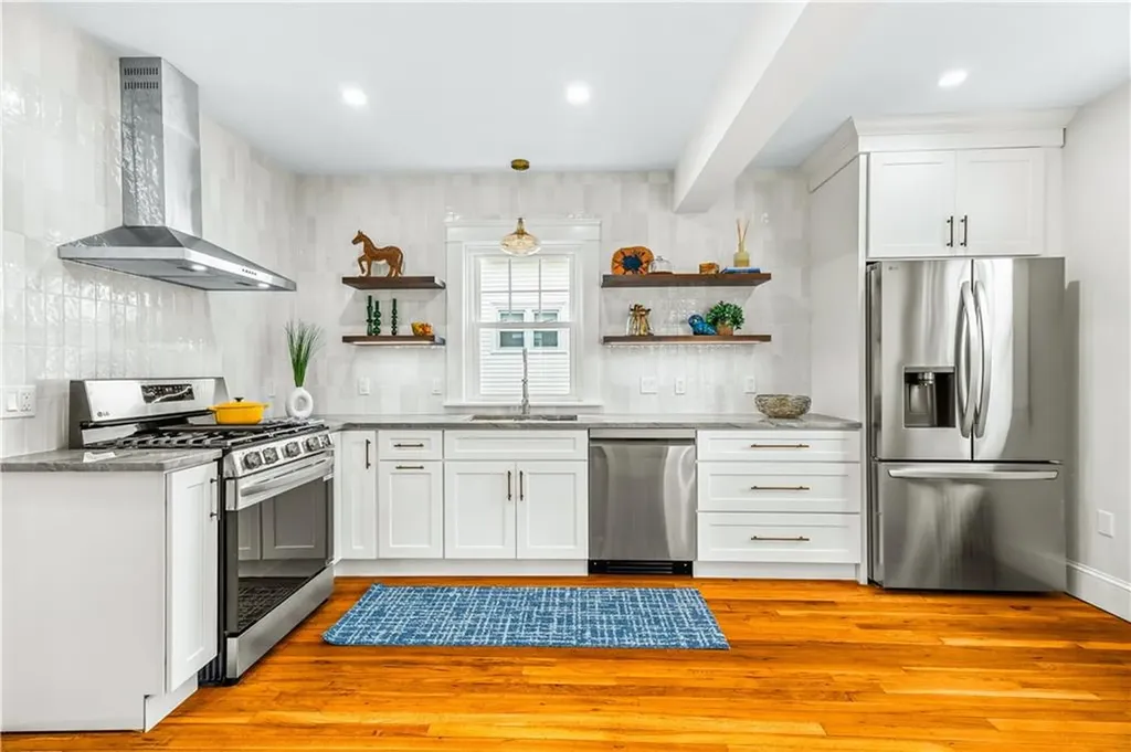 11 Nelson Street Providence RI 02908