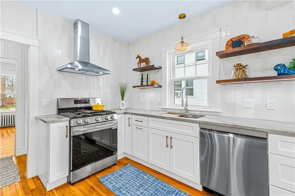 11 Nelson Street Providence RI 02908