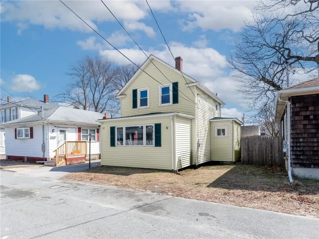 28 Fulton Street Warwick RI 02889