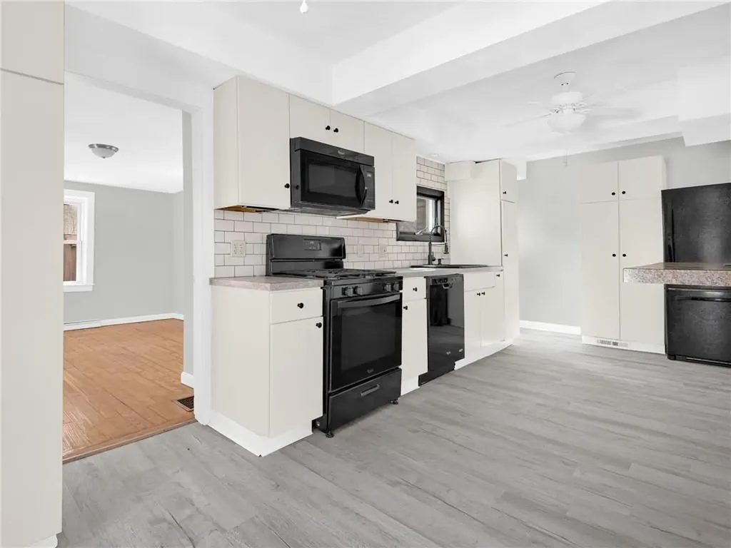 28 Fulton Street Warwick RI 02889