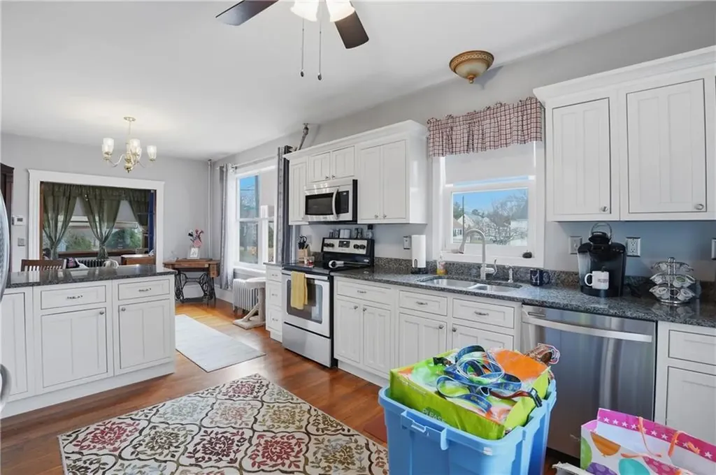 236 Becker Avenue East Providence RI 02915