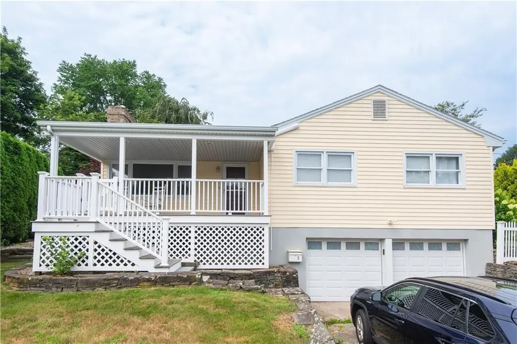 5 Sherri Lane Middletown RI 02842