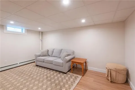 5 Sherri Lane Middletown RI 02842