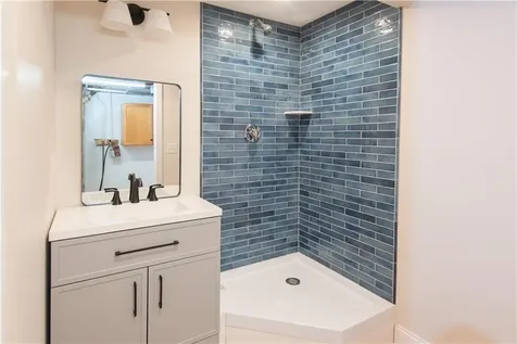 5 Sherri Lane Middletown RI 02842