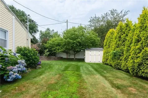 5 Sherri Lane Middletown RI 02842