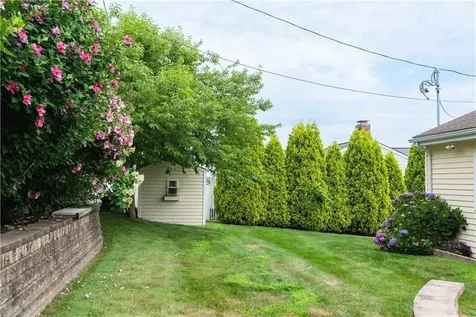 5 Sherri Lane Middletown RI 02842