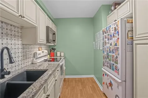 79 Village Court West Warwick RI 02893