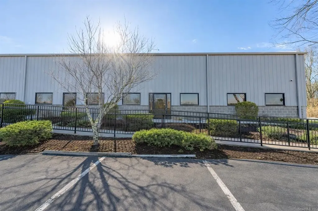 13 West Parkway Plainfield CT 06374