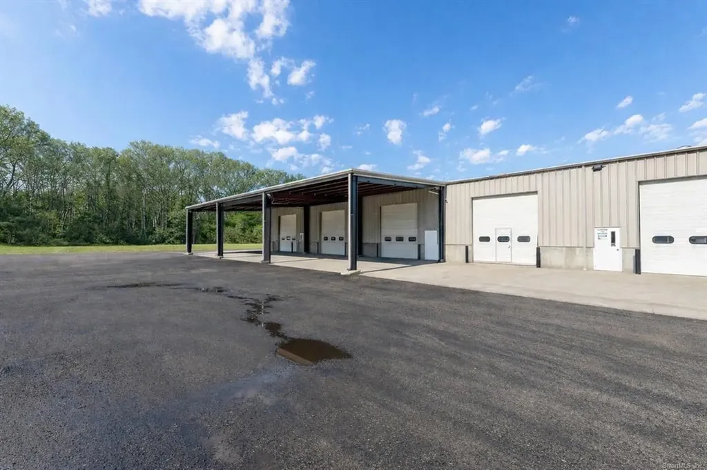 13 West Parkway Plainfield CT 06374