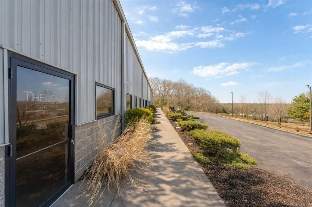 13 West Parkway Plainfield CT 06374