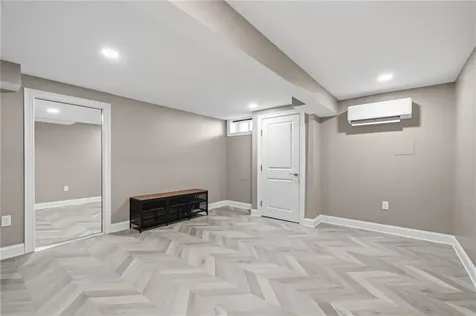 43 Somerset Circle North Kingstown RI 02852