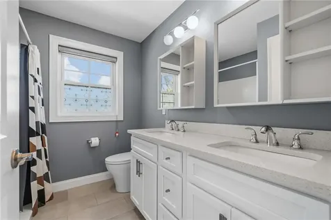 43 Somerset Circle North Kingstown RI 02852