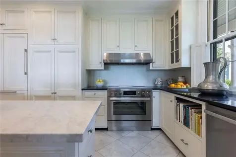 11 Main Street Stonington CT 06378
