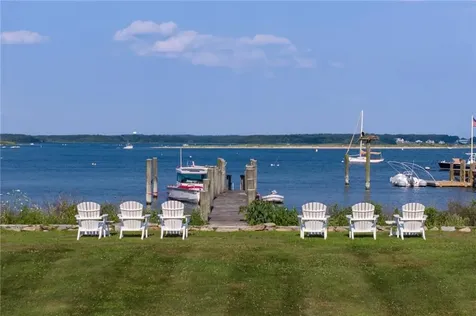 11 Main Street Stonington CT 06378