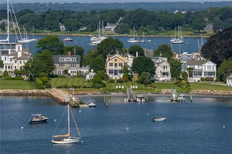 11 Main Street Stonington CT 06378