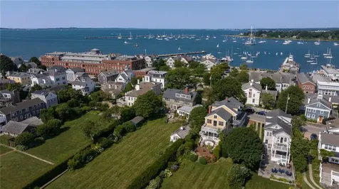 11 Main Street Stonington CT 06378