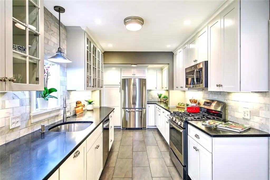 470 Cole Avenue Providence RI 02906
