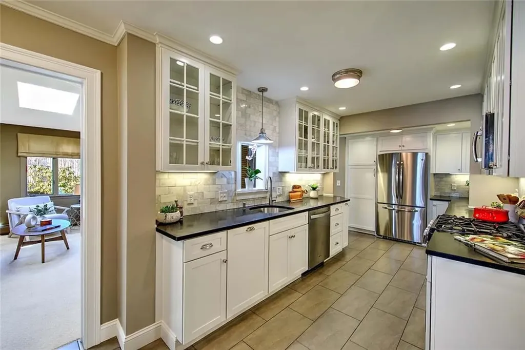 470 Cole Avenue Providence RI 02906