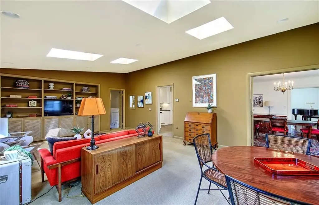 470 Cole Avenue Providence RI 02906