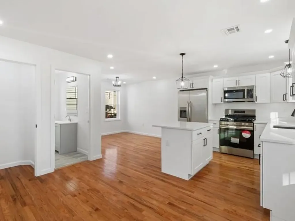 24 Saint James Street Providence RI 02907