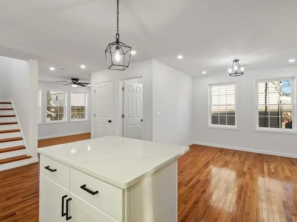 24 Saint James Street Providence RI 02907