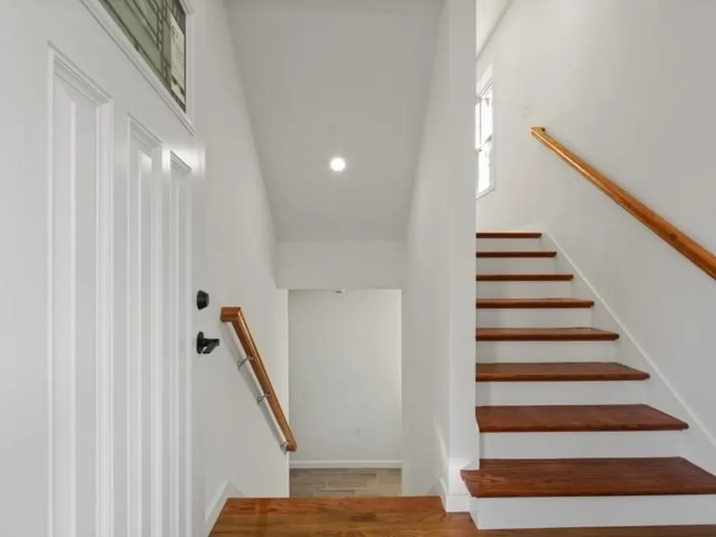 24 Saint James Street Providence RI 02907
