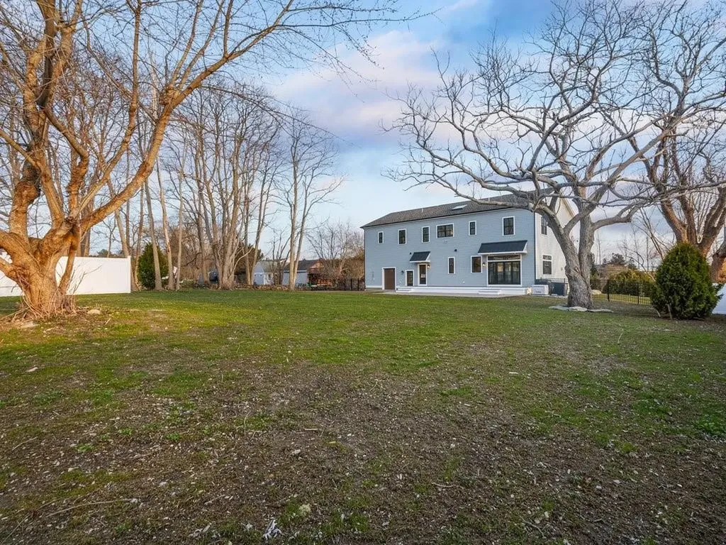 980 Green End Avenue Middletown RI 02842