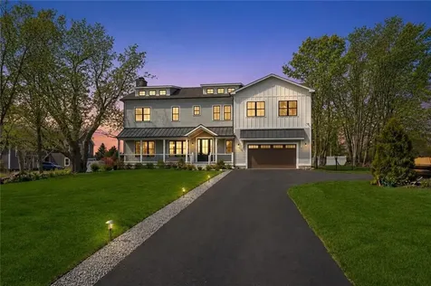 980 Green End Avenue Middletown RI 02842