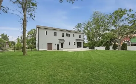 980 Green End Avenue Middletown RI 02842