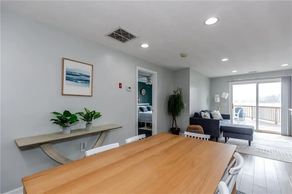 422 Lake Shore Drive Warwick RI 02889