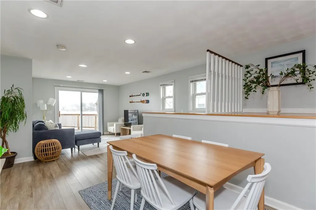 422 Lake Shore Drive Warwick RI 02889