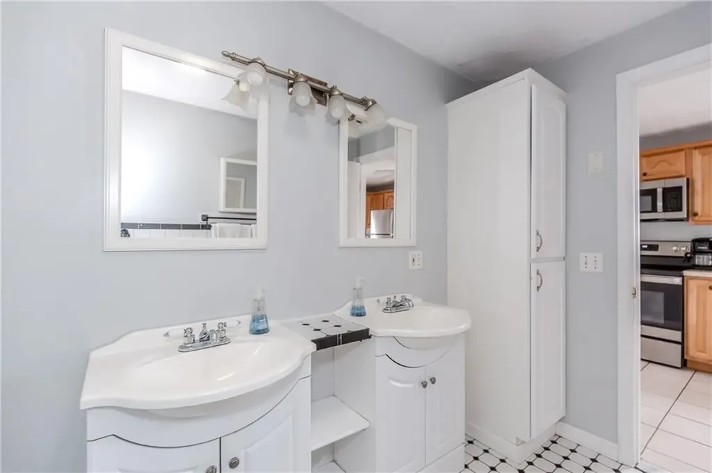 422 Lake Shore Drive Warwick RI 02889