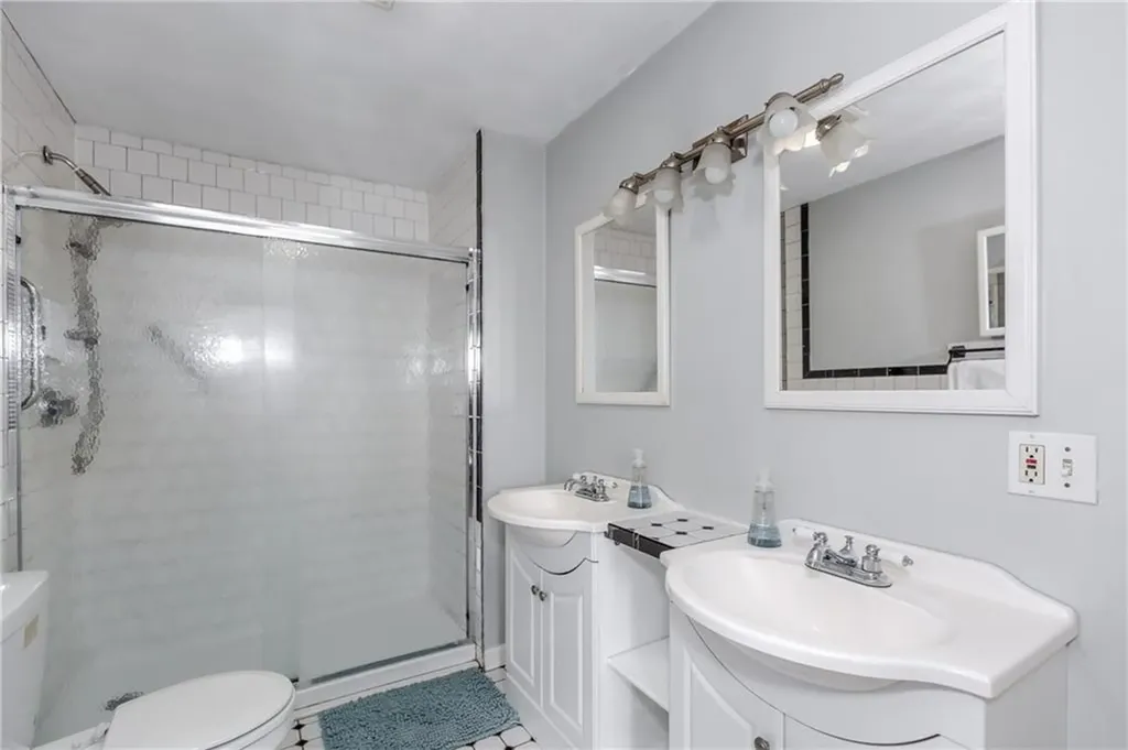 422 Lake Shore Drive Warwick RI 02889