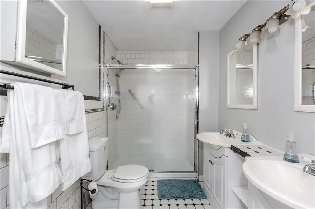 422 Lake Shore Drive Warwick RI 02889