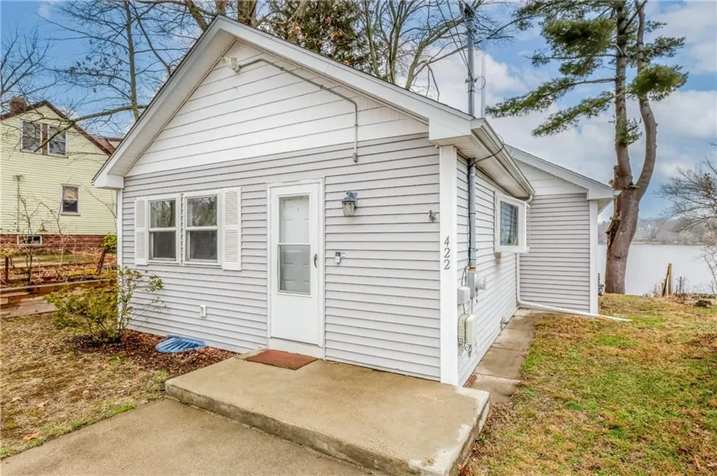 422 Lake Shore Drive Warwick RI 02889