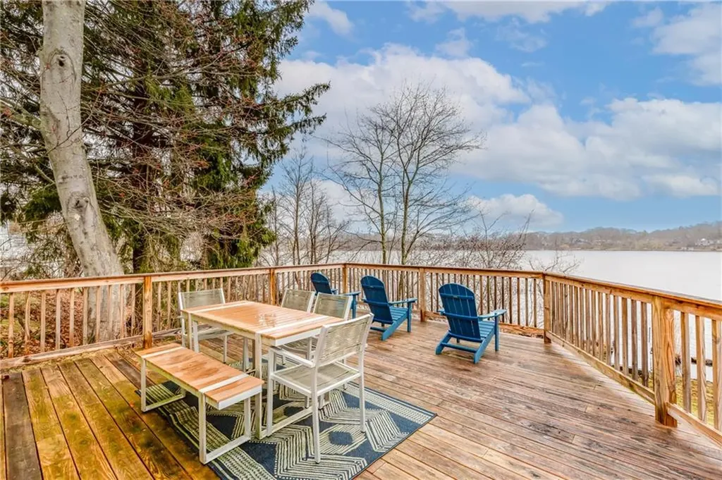 422 Lake Shore Drive Warwick RI 02889