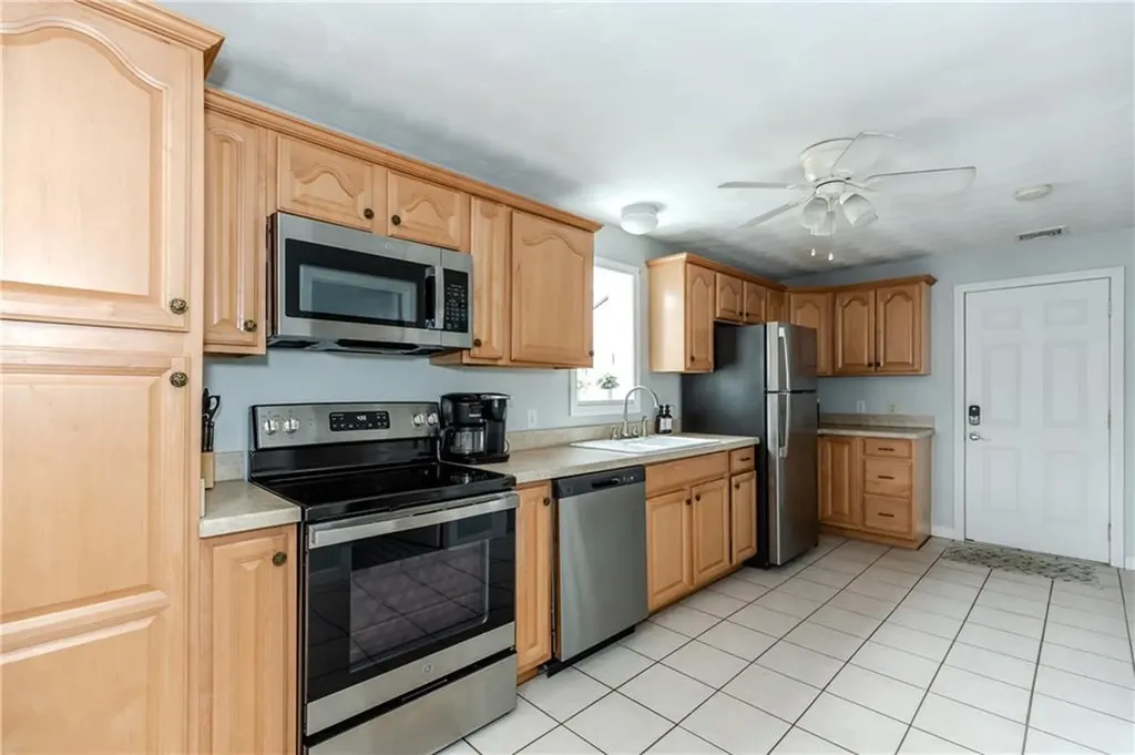 422 Lake Shore Drive Warwick RI 02889
