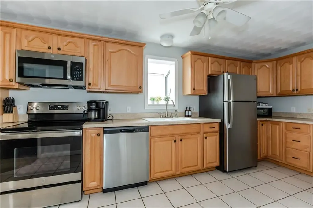 422 Lake Shore Drive Warwick RI 02889