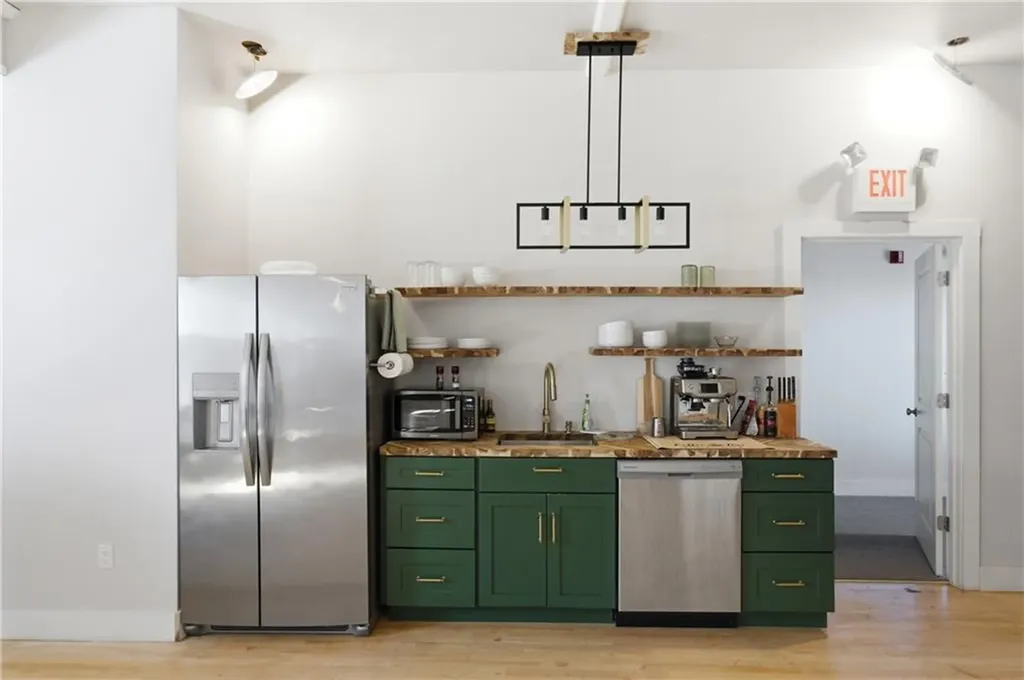 35 Dyer Street Portsmouth RI 02871