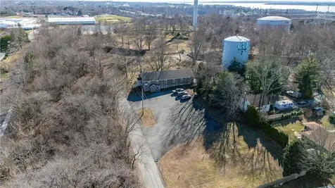 35 Dyer Street Portsmouth RI 02871