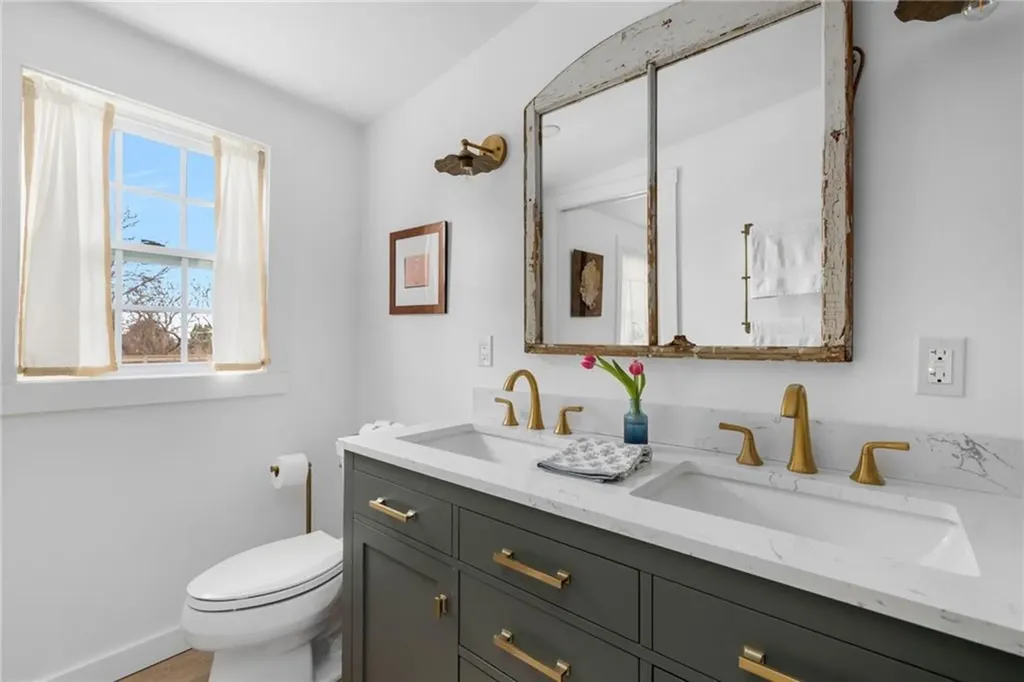 13 Starboard Avenue Jamestown RI 02835